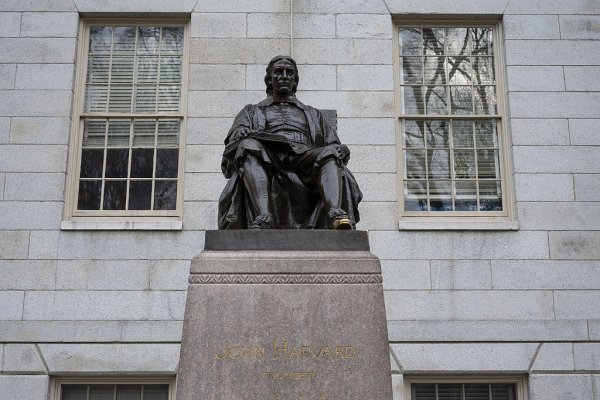 旗开网 特朗普政府冻结哈佛大学资金被裁非法 美官员表示将上诉